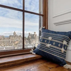 Stunning Panoramic Views: Heart Of The Royal Mile Edinburgh